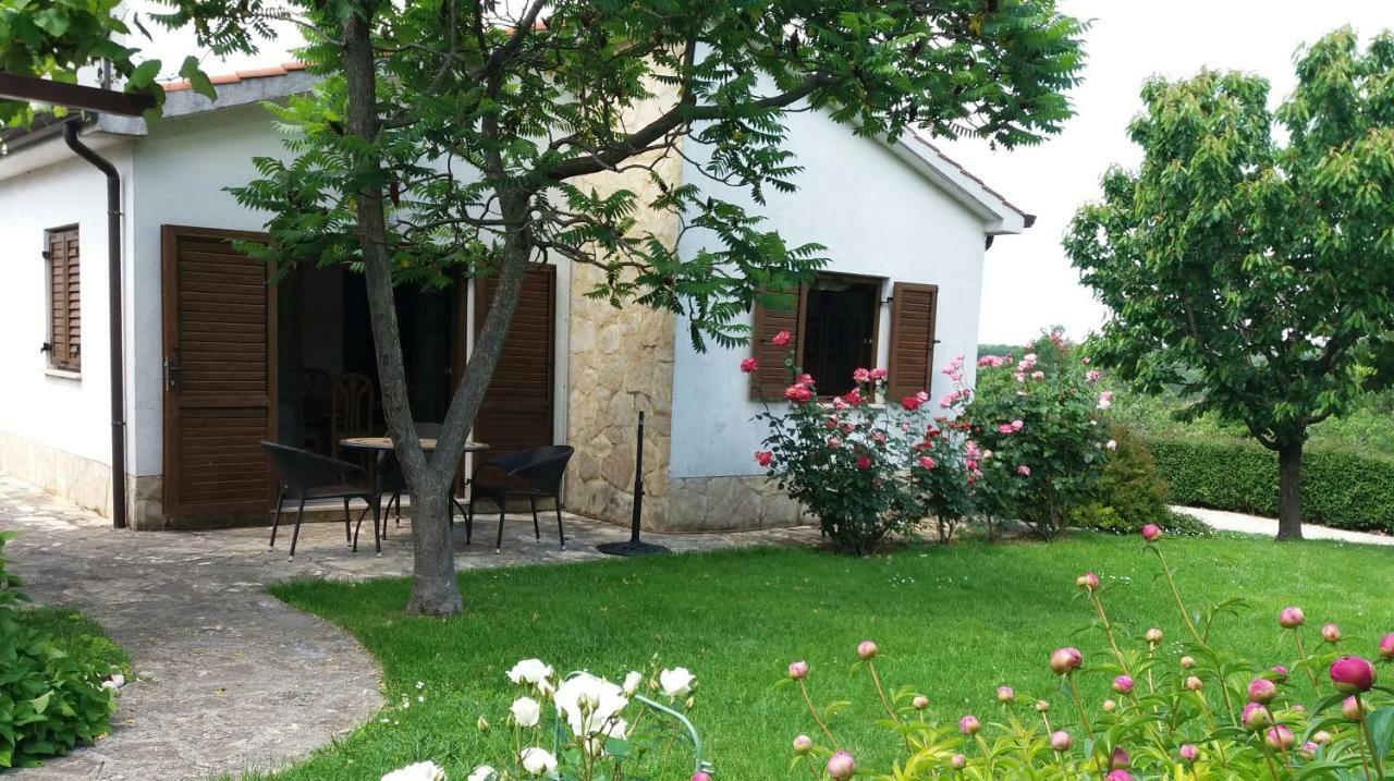 Bungalow Perla Funtana Luaran gambar